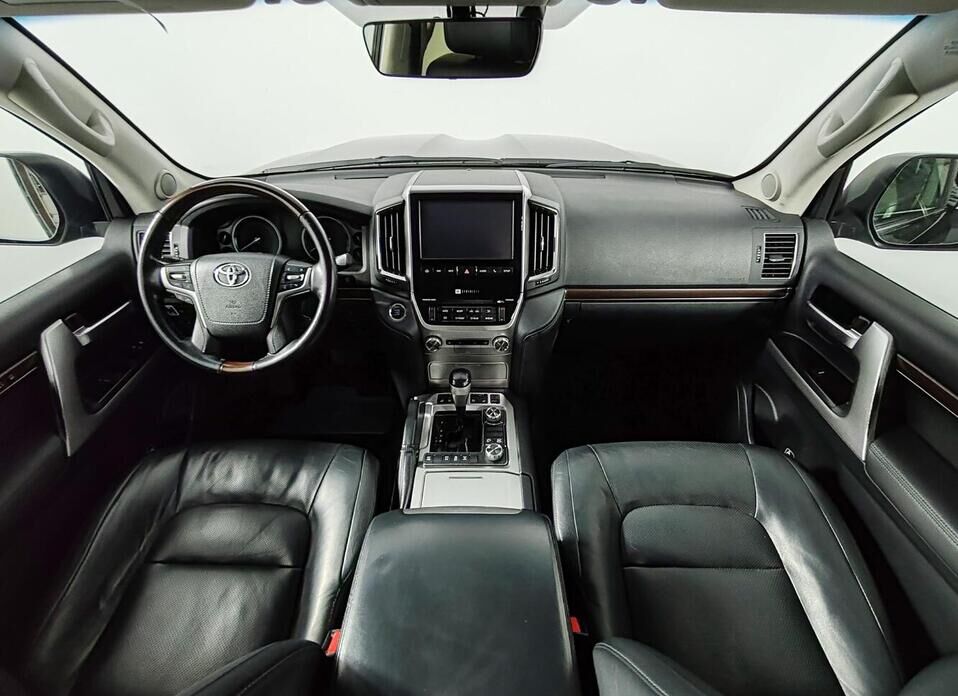 Toyota Land Cruiser, 200 Series Рестайлинг 2 4.5d AT (249 л.с.) 4WD