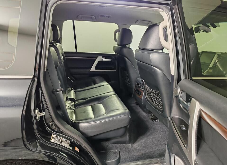 Toyota Land Cruiser, 200 Series Рестайлинг 2 4.5d AT (249 л.с.) 4WD