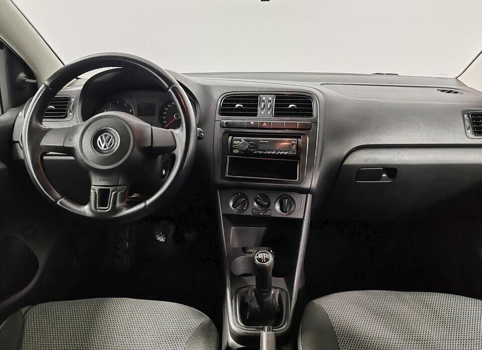 Volkswagen Polo, V 1.6 MT (105 л.с.)