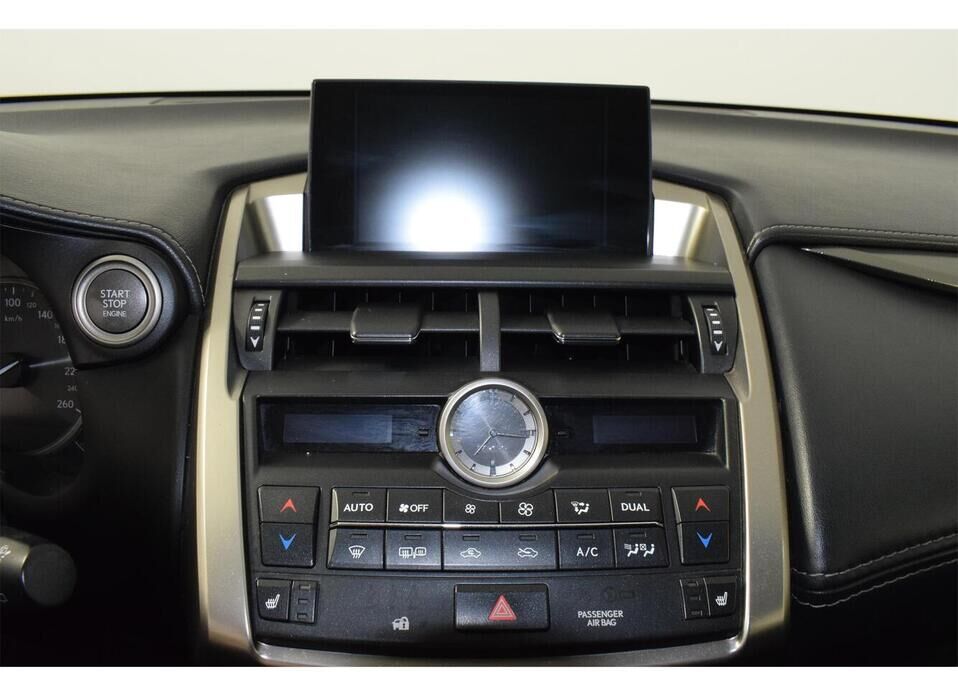 Lexus NX, I 200t 2.0 AT (238 л.с.) 4WD