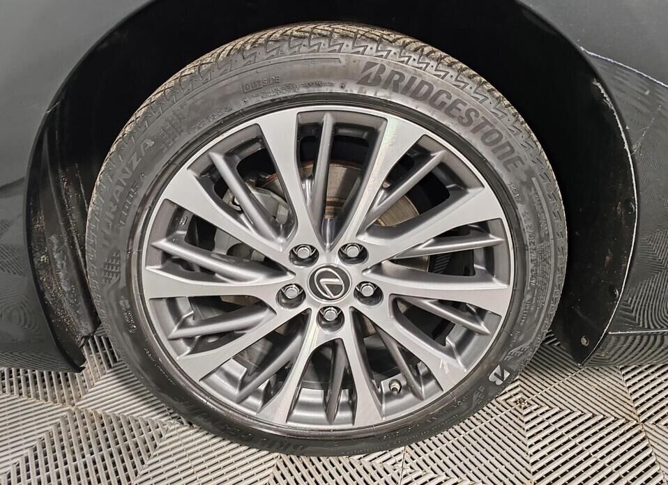 Lexus ES, VII 250 2.5 AT (200 л.с.)