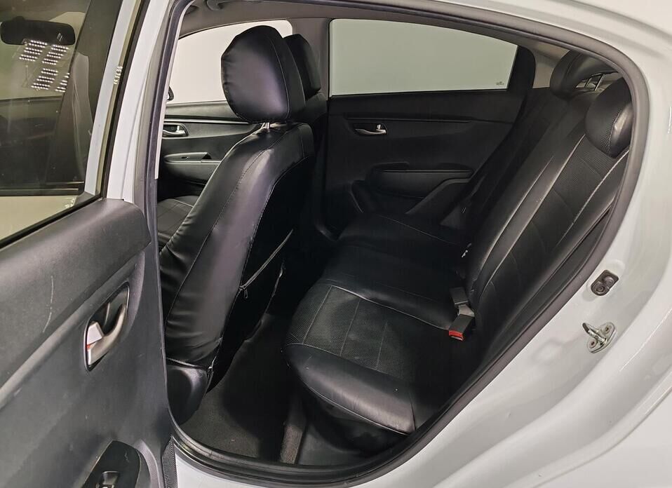 Kia Rio, IV Рестайлинг 1.6 AT (123 л.с.)