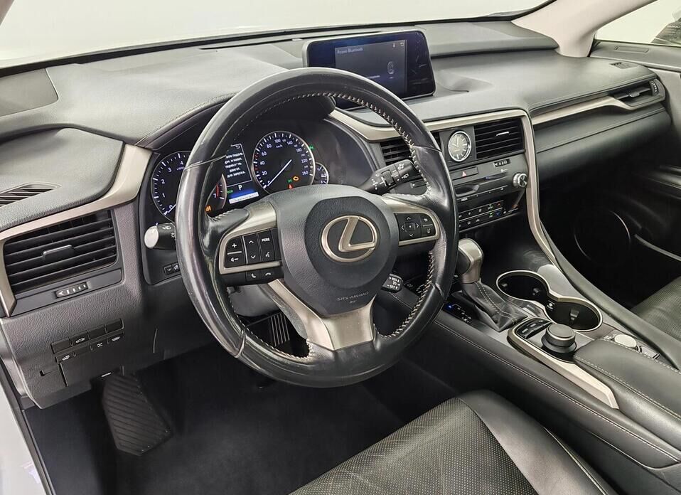 Lexus RX, IV 200t 2.0 AT (238 л.с.) 4WD