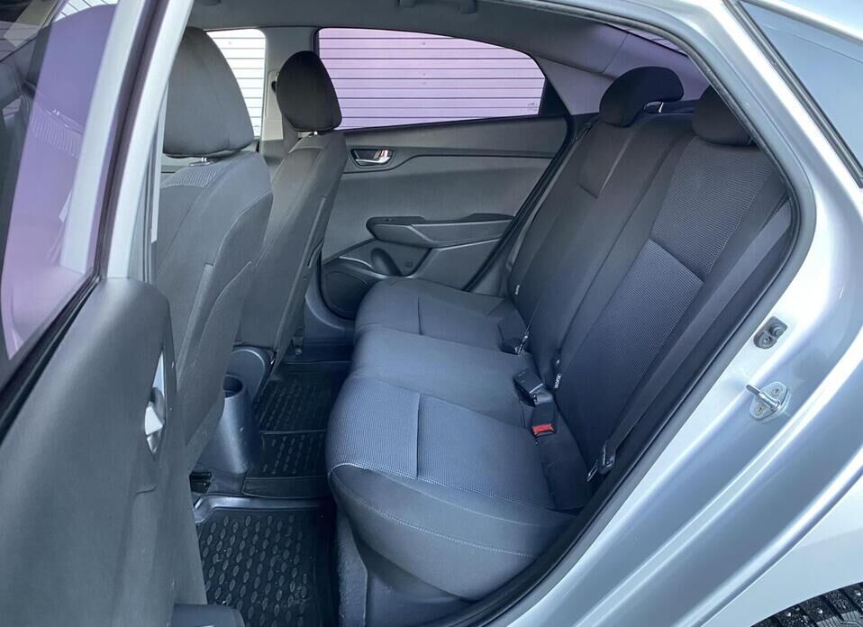 Hyundai Solaris, II Рестайлинг 1.6 MT (123 л.с.)