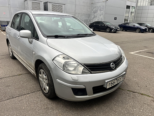 Nissan Tiida, 2010 г., 216 634 км