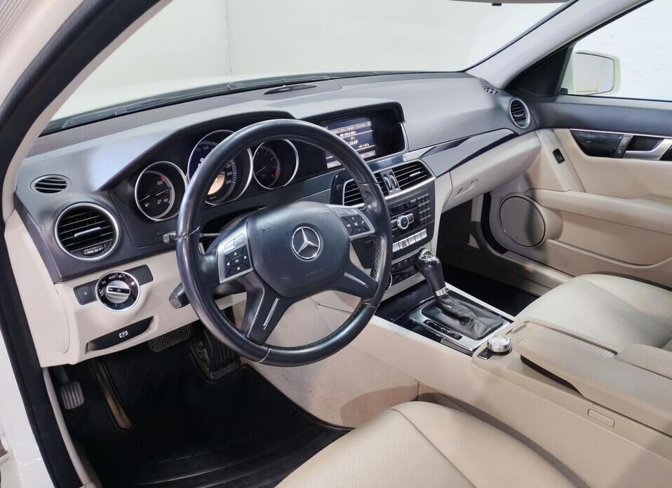 Mercedes-Benz C-Класс 180 BlueEFFICIENCY 1.8 AT (156 л.с.)