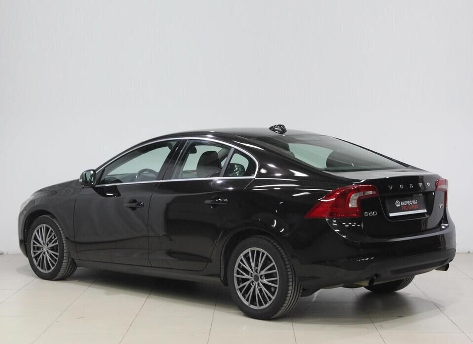 Volvo S60, II 2.5 AT (249 л.с.)