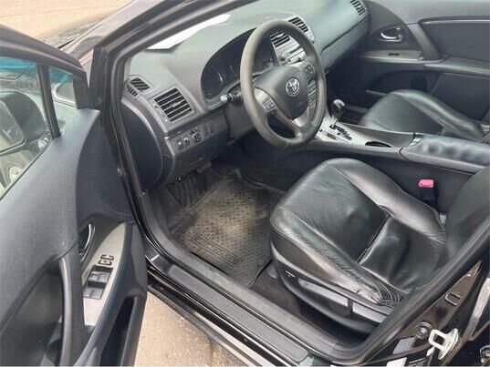 Toyota Avensis, 2011&nbsp;г., 175&nbsp;542&nbsp;км