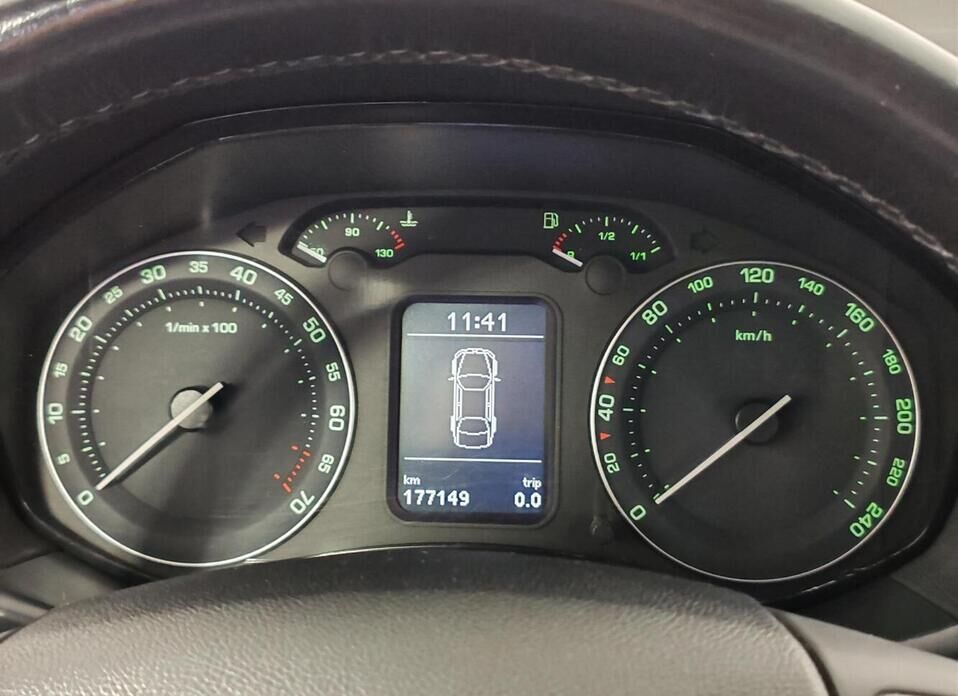 Skoda Octavia, II (A5) 1.6 MT (102 л.с.)