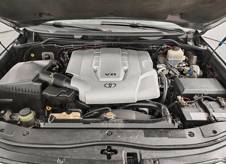 Toyota Land Cruiser, 200 Series 4.7 AT (288 л.с.) 4WD