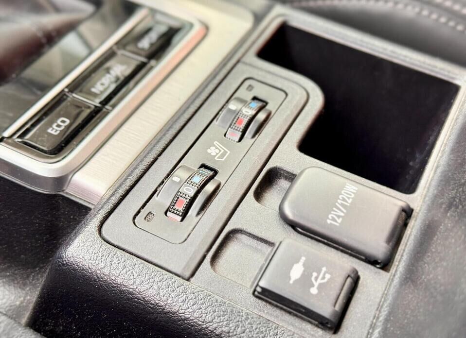 Toyota Land Cruiser Prado, 150 Series Рестайлинг 2 2.8d AT (177 л.с.) 4WD