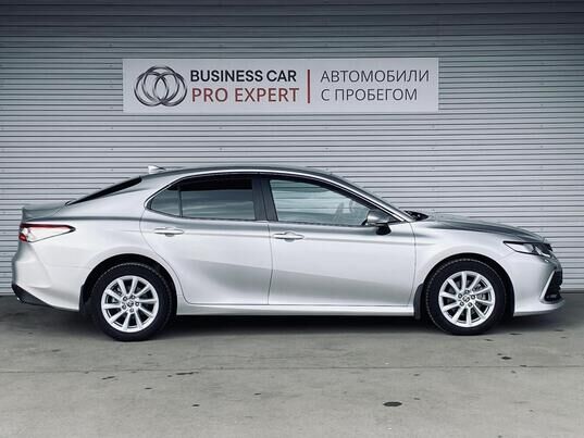 Toyota Camry, 2021&nbsp;г., 77&nbsp;801&nbsp;км